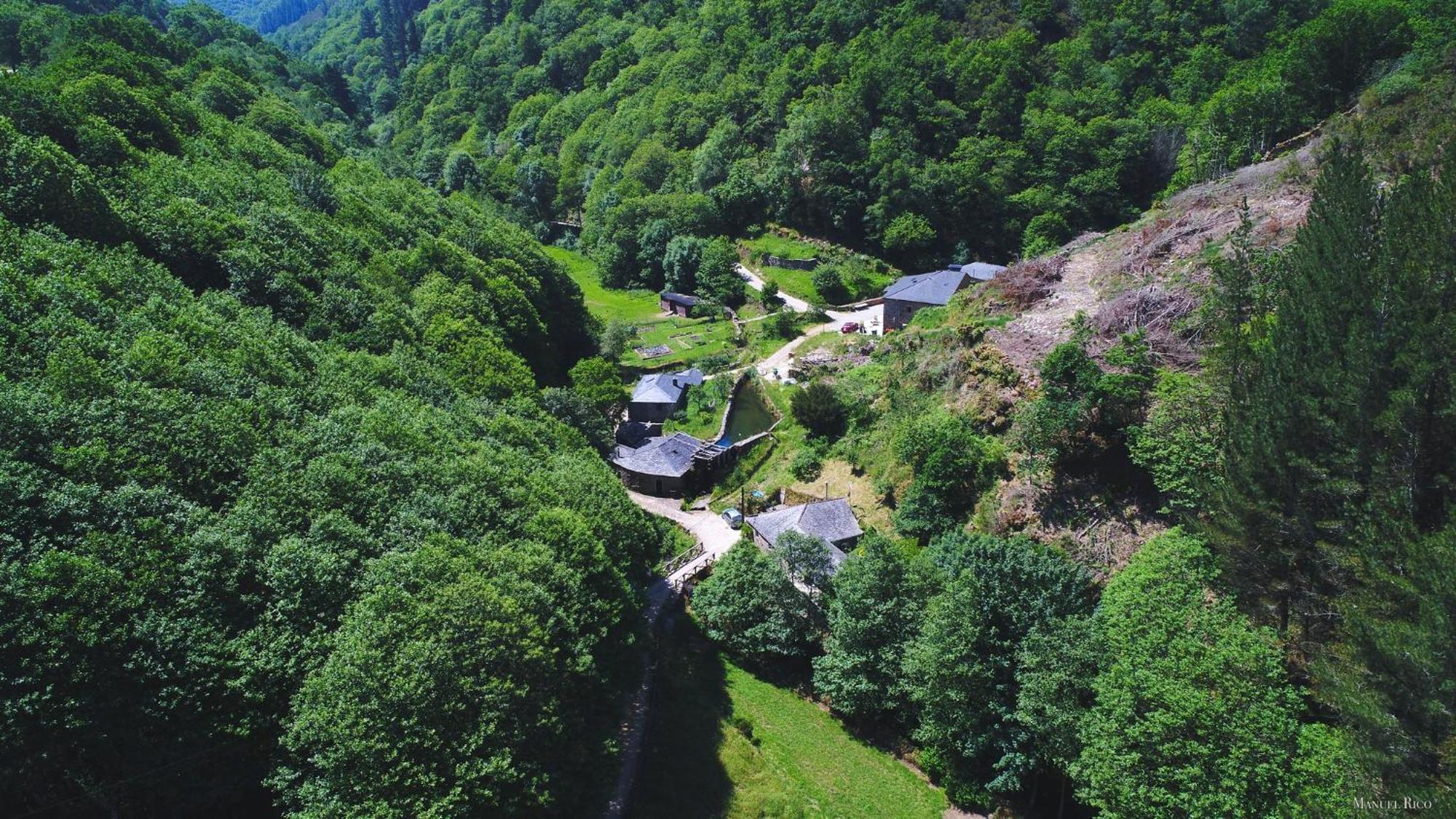 Apartamentos Rurales Tin Turismo 圣埃乌拉利亚德奥斯科斯 外观 照片