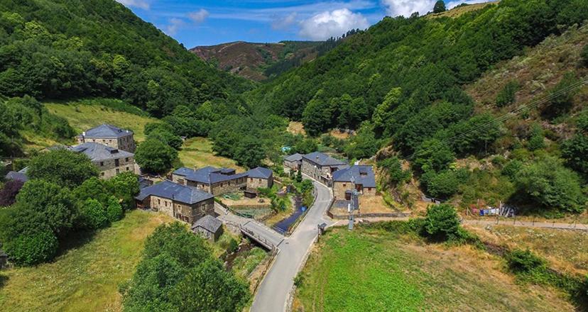 Apartamentos Rurales Tin Turismo 圣埃乌拉利亚德奥斯科斯 外观 照片