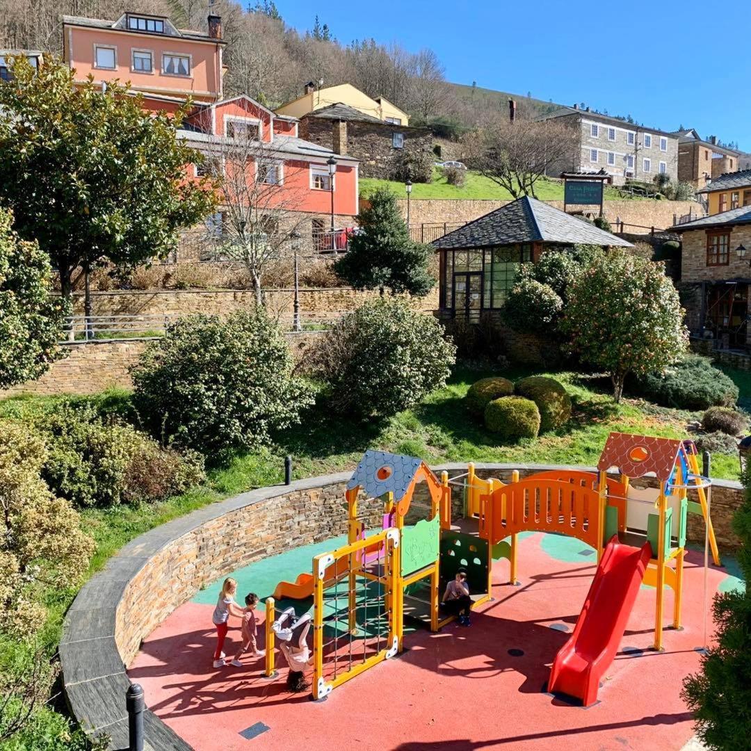 Apartamentos Rurales Tin Turismo 圣埃乌拉利亚德奥斯科斯 外观 照片